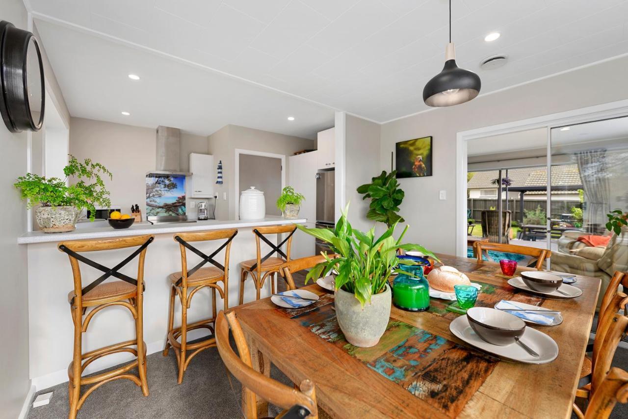 Leave Of Absence - Christchurch Holiday Home Eksteriør bilde