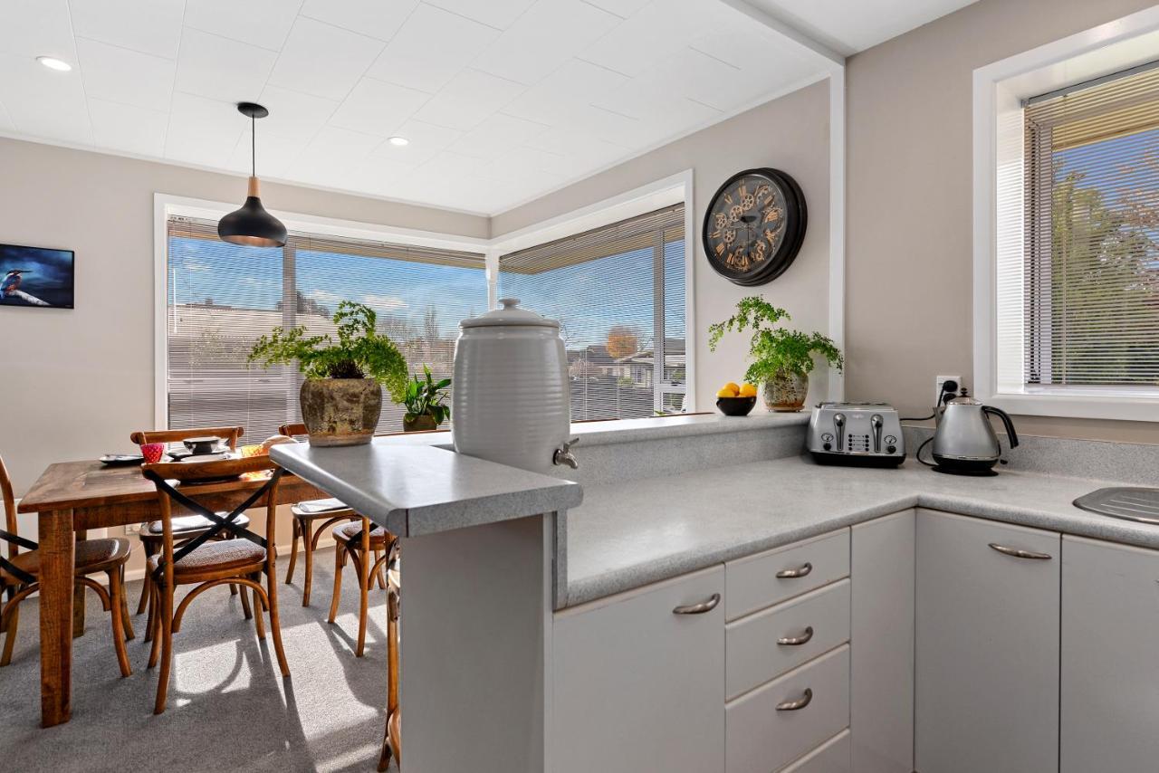 Leave Of Absence - Christchurch Holiday Home Eksteriør bilde